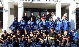 Perlemoenplase staan saam